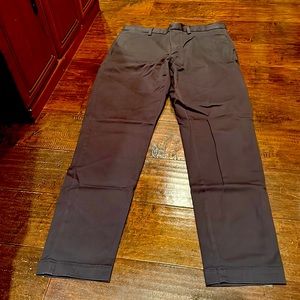 Men’s Banana Republic,Mason style,athletic tapered fit chinos, Gray, size 33 x34